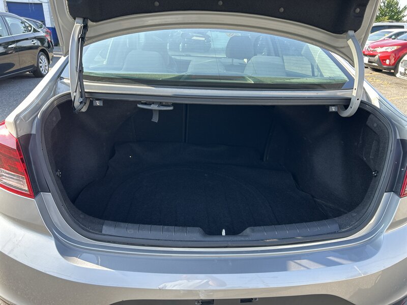 Used 2020 Hyundai Elantra SE w/ Convenience Package (C2) FWD image 8