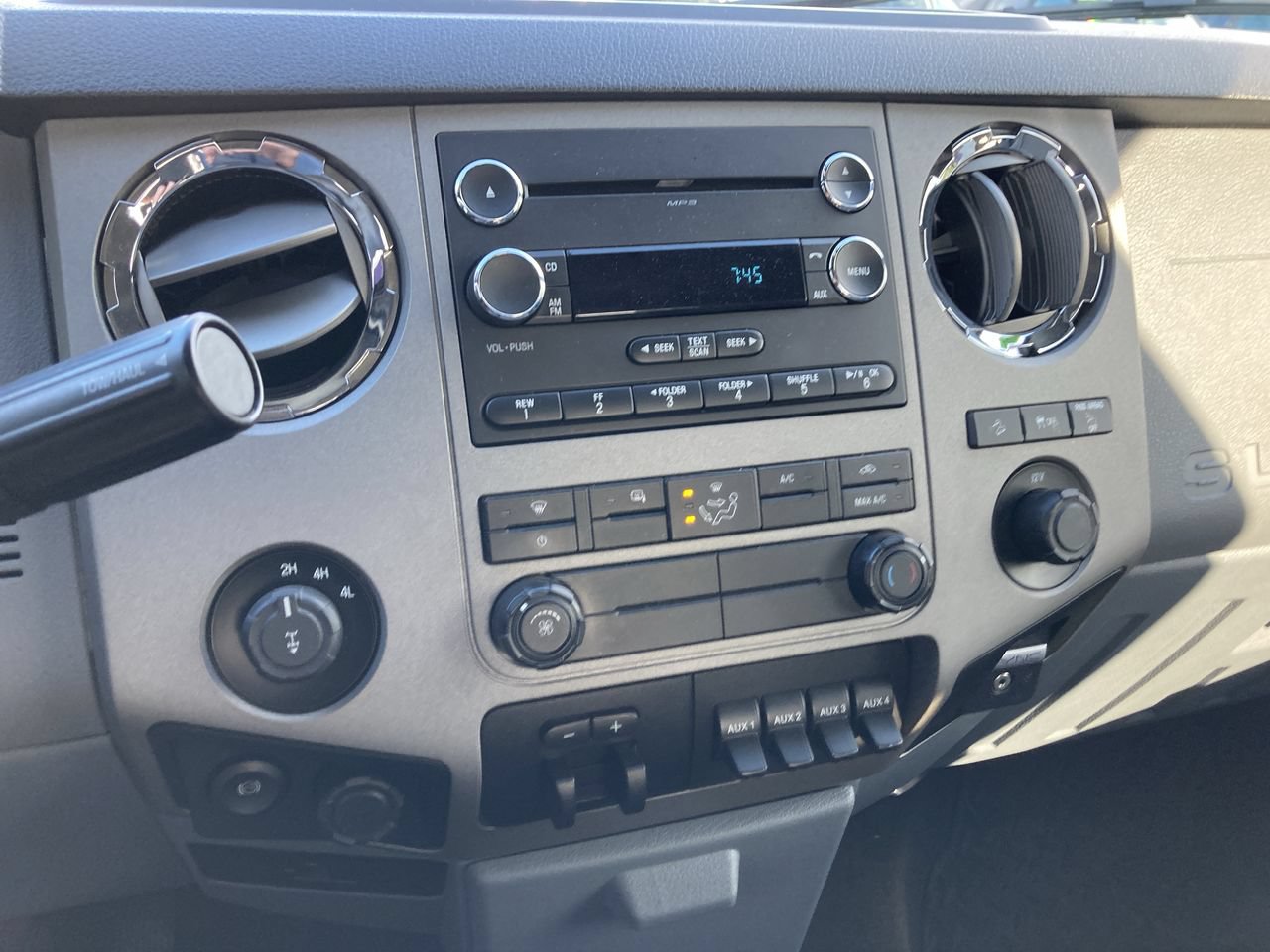 Used 2016 Ford F350 XLT w/ XLT Premium Package AWD/4WD image 14