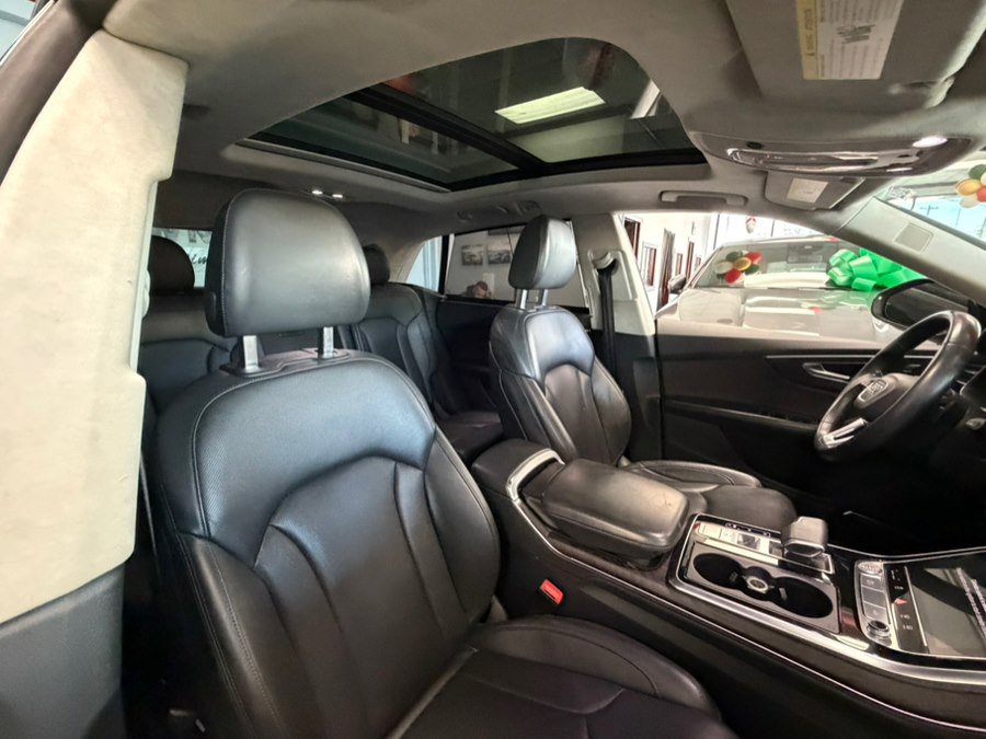 Used 2020 Audi Q8 Prestige w/ Prestige Package AWD/4WD image 37