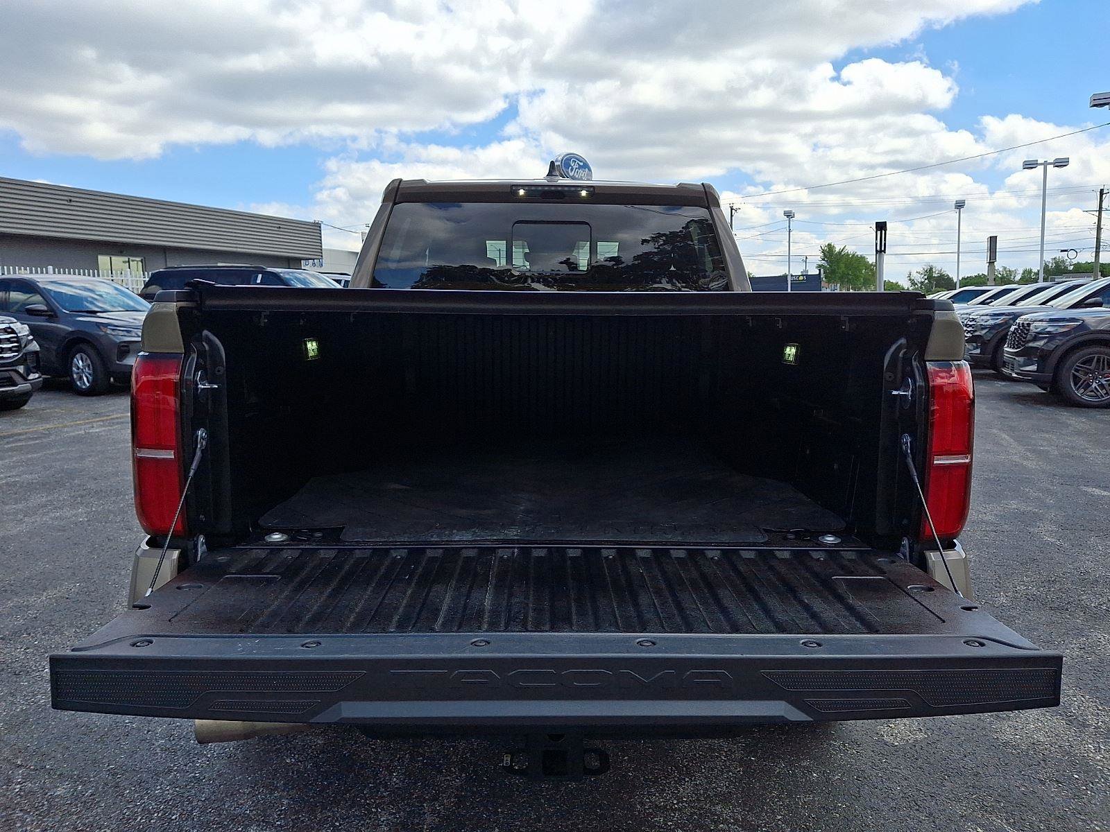Used 2026 Toyota Tacoma TRD Sport w/ TRD Sport Upgrade Package AWD/4WD image 28