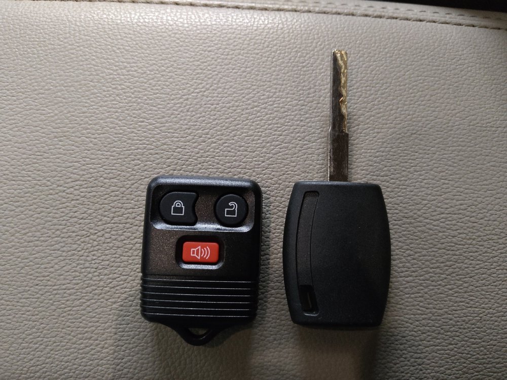 Used 2018 Ford Escape SEL w/ Ford Safe & Smart Package image 32