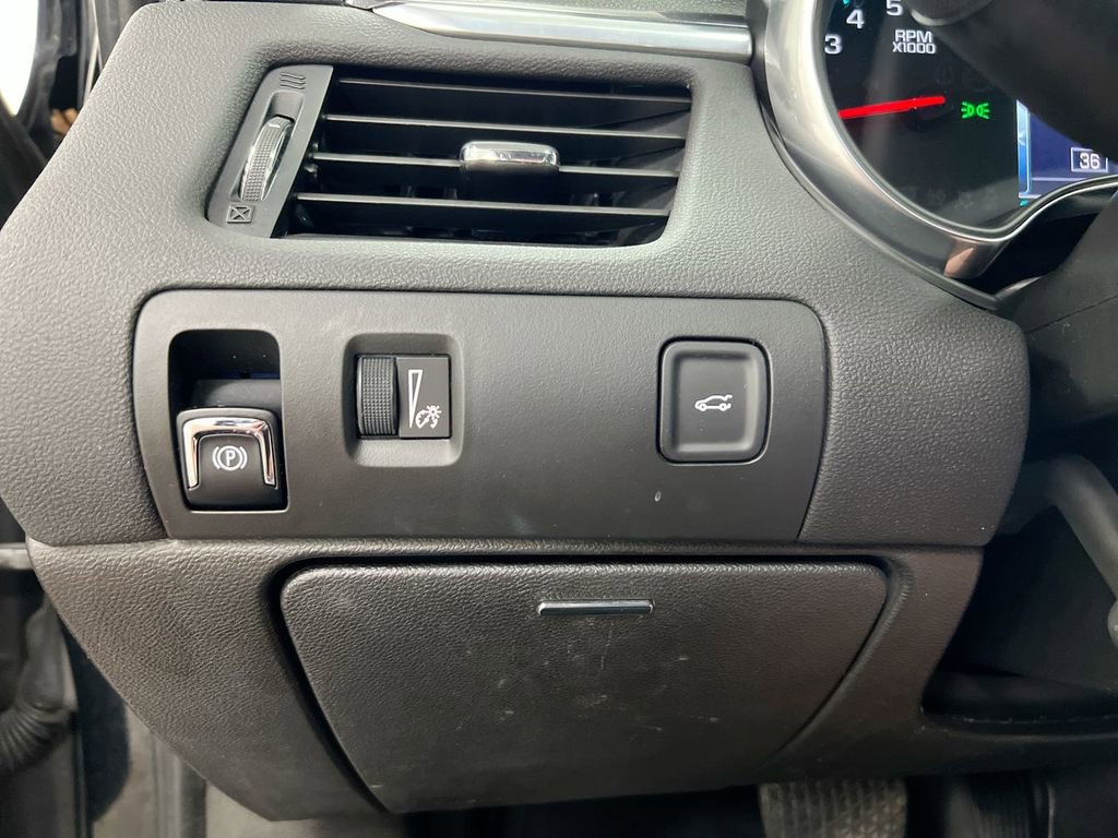 Used 2017 Chevrolet Impala LT image 17