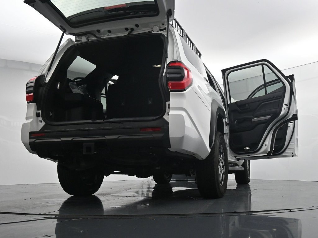Used 2025 Toyota 4Runner SR5 AWD/4WD image 45