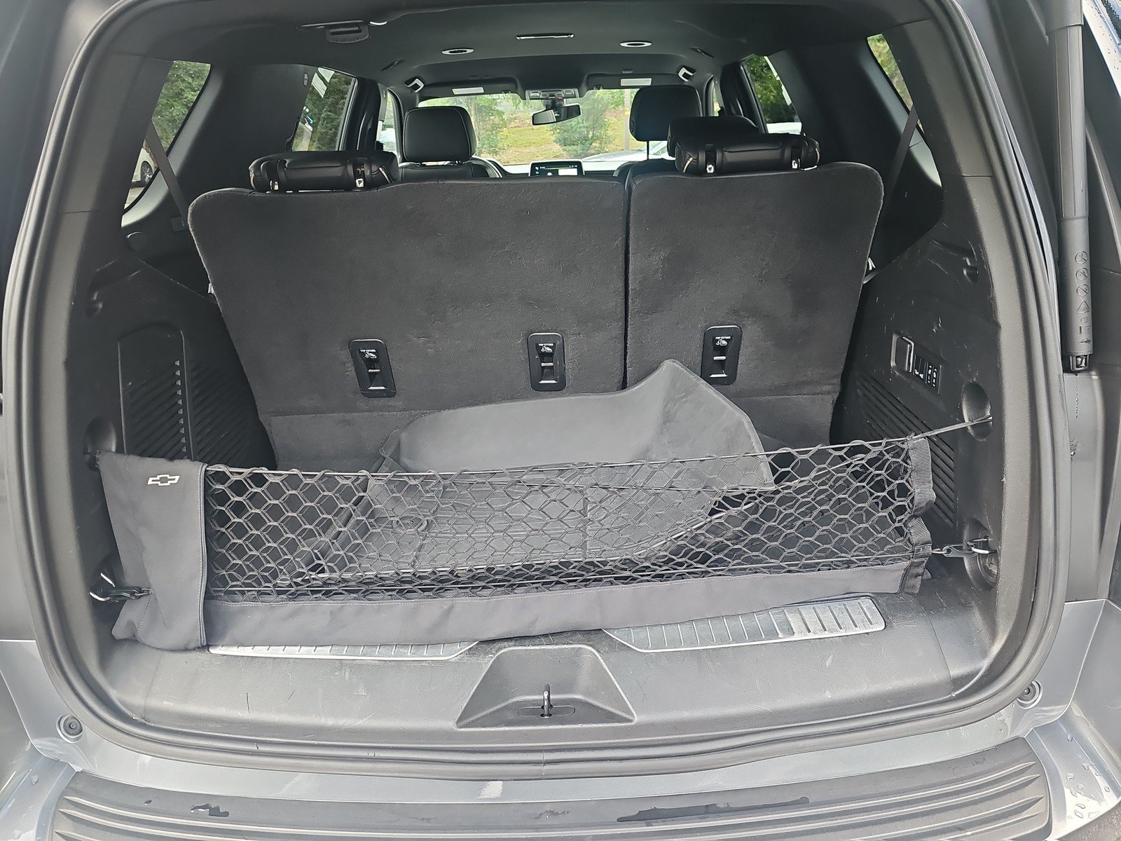 Used 2022 Chevrolet Tahoe Premier AWD/4WD image 32