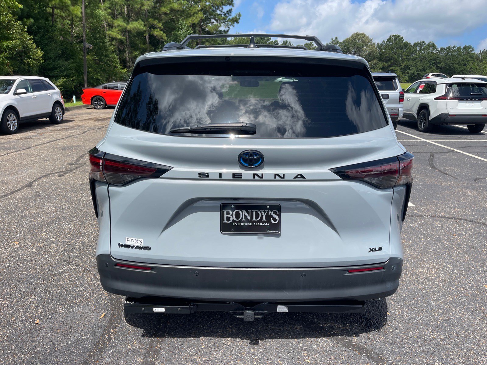 Used 2025 Toyota Sienna XLE Woodland Edition AWD/4WD image 15