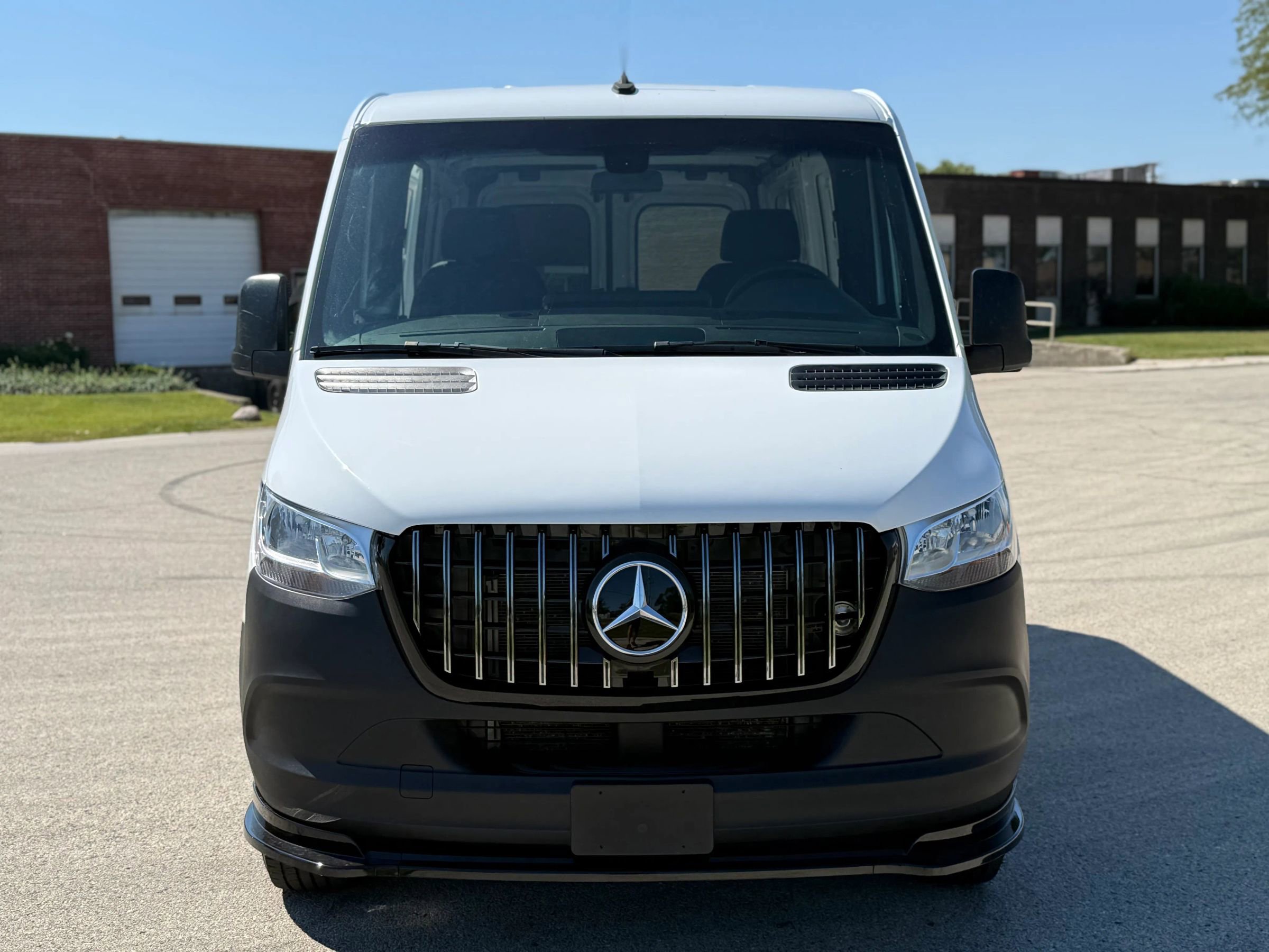 Used 2023 Mercedes-Benz Sprinter 2500 image 2