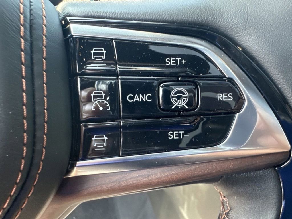 Used 2023 Jeep Grand Cherokee Summit image 30