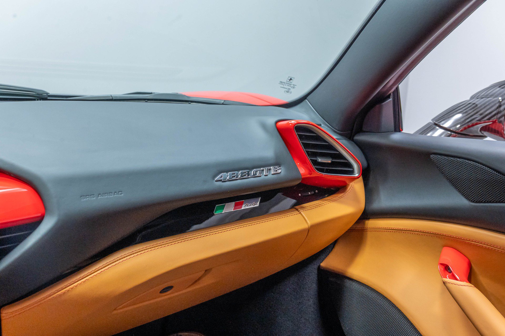Used 2016 Ferrari 488 GTB RWD image 20