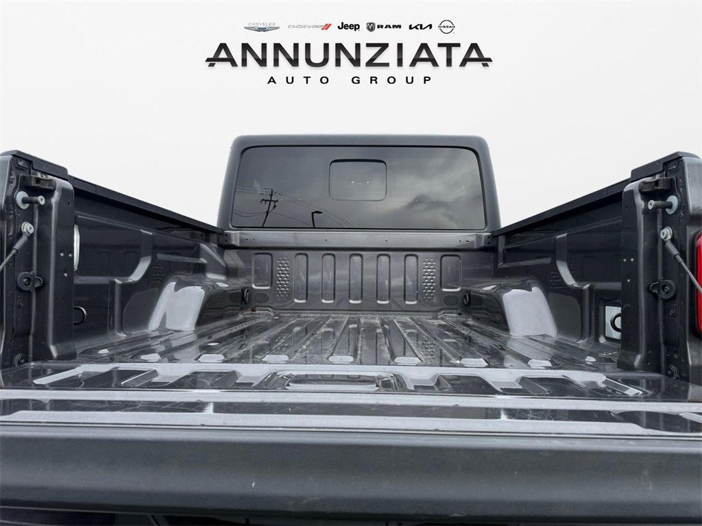 Certified 2023 Jeep Gladiator Willys image 18