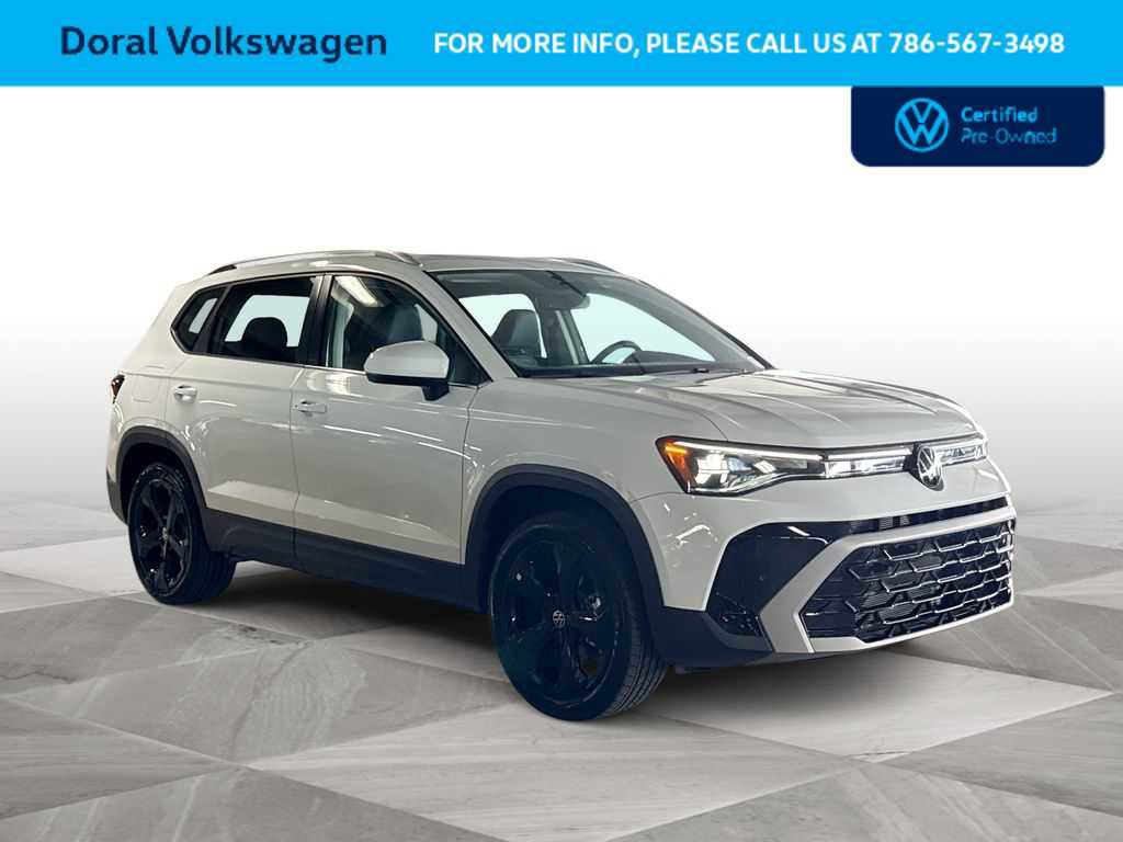 Used 2025 Volkswagen Taos SEL AWD/4WD image 2
