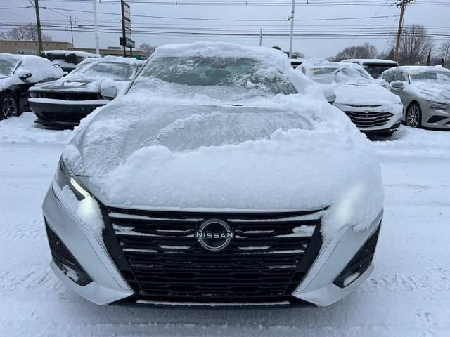 Used 2023 Nissan Altima 2.5 SV FWD image 8