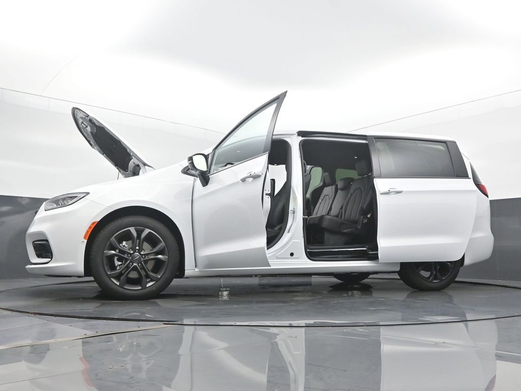 New 2026 Chrysler Pacifica Select image 59