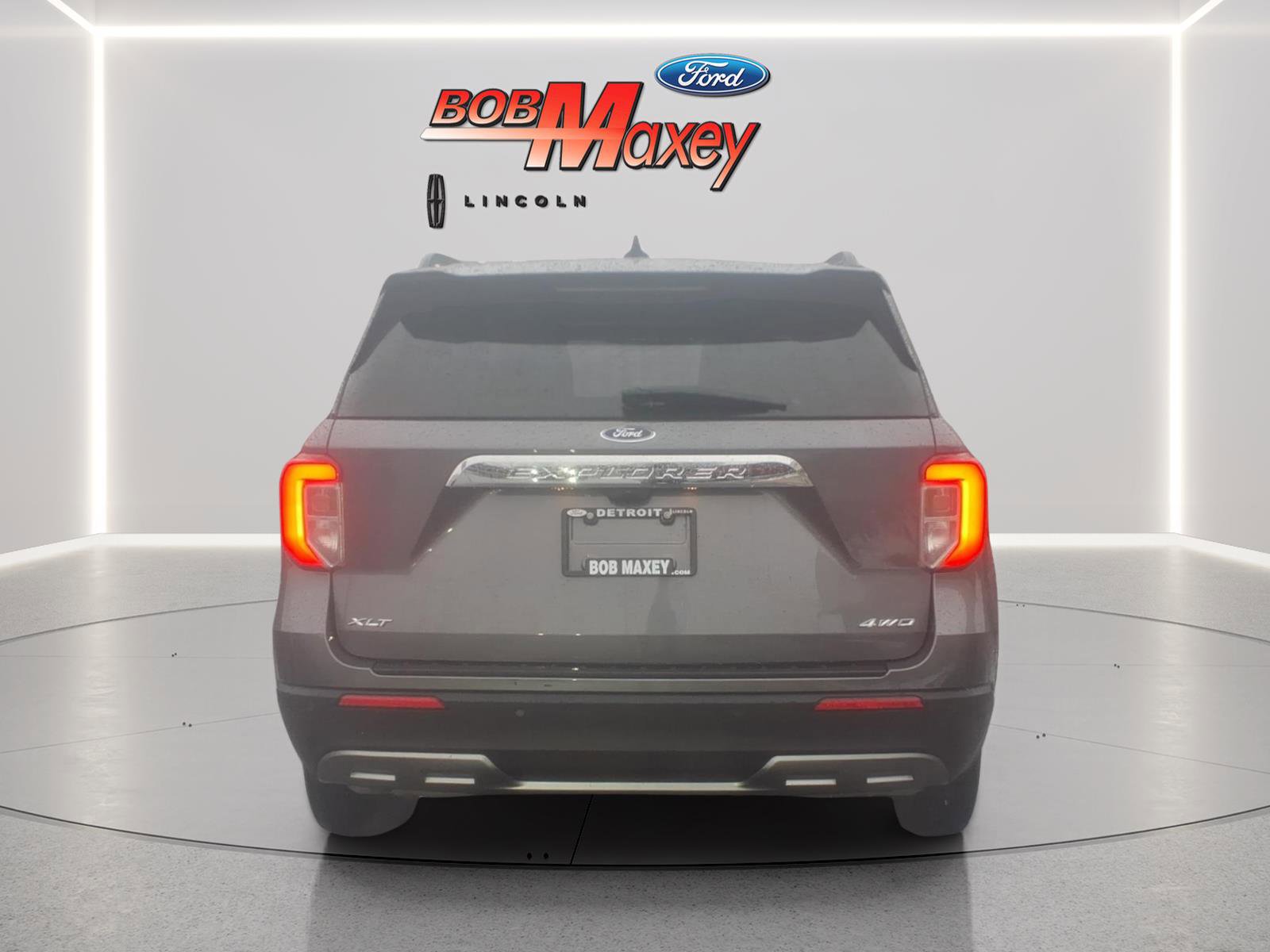 Certified 2022 Ford Explorer XLT w/ Equipment Group 202A image 5