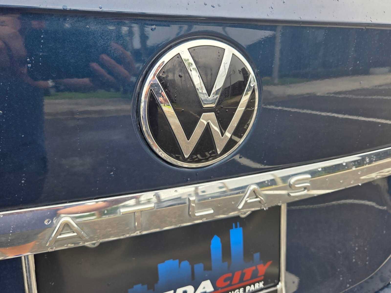 Used 2022 Volkswagen Atlas SEL AWD/4WD image 18