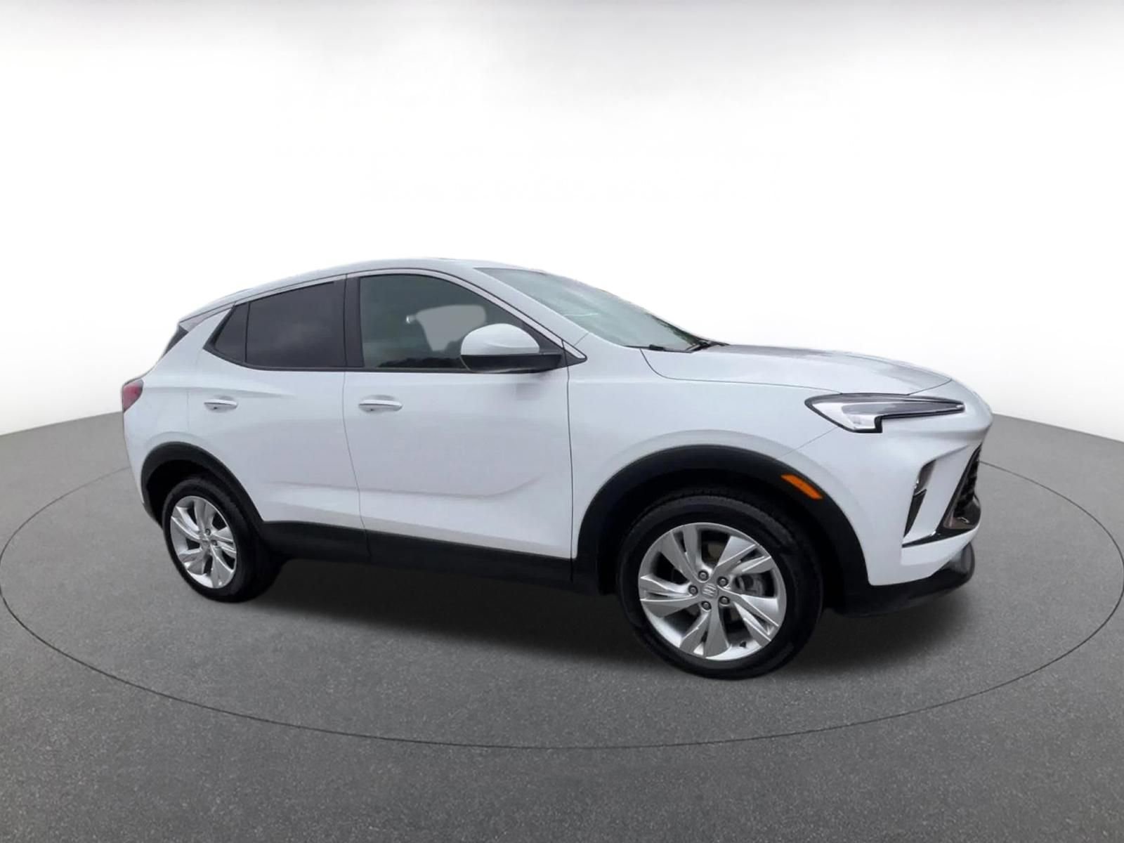 Used 2025 Buick Encore GX Preferred AWD/4WD image 2