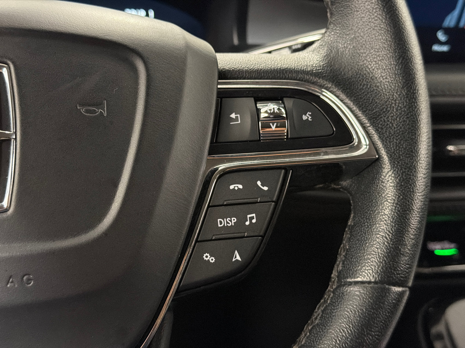 Certified 2023 Lincoln Nautilus AWD w/ Premium Package image 21