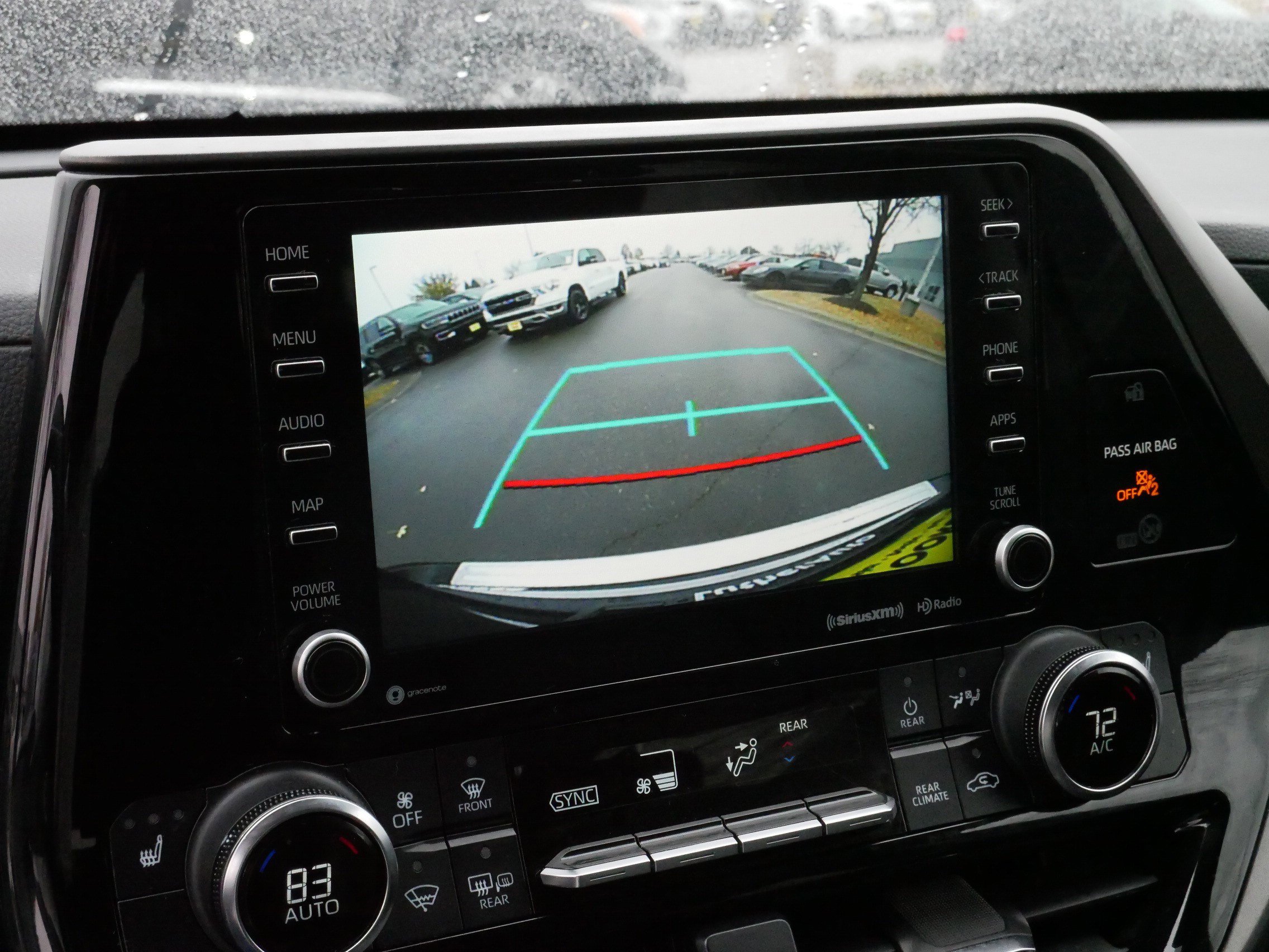 Used 2022 Toyota Highlander XLE image 29