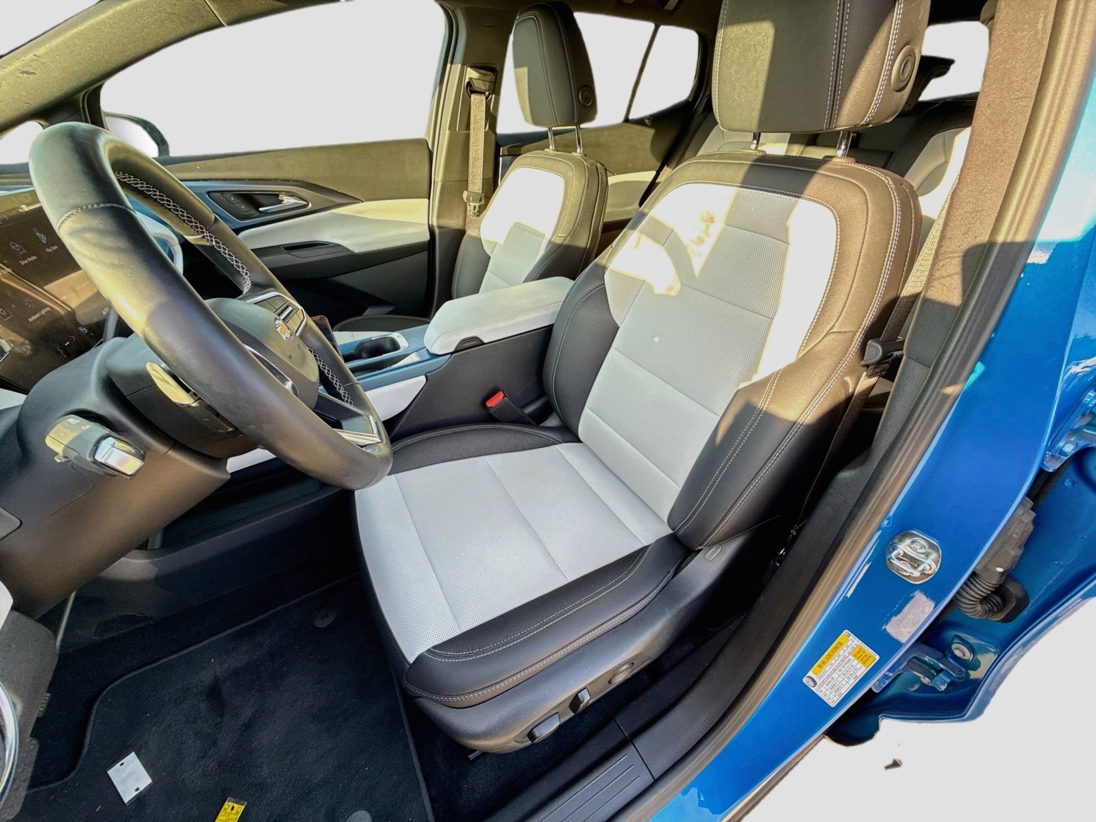 Used 2024 Chevrolet Equinox EV LT FWD image 10