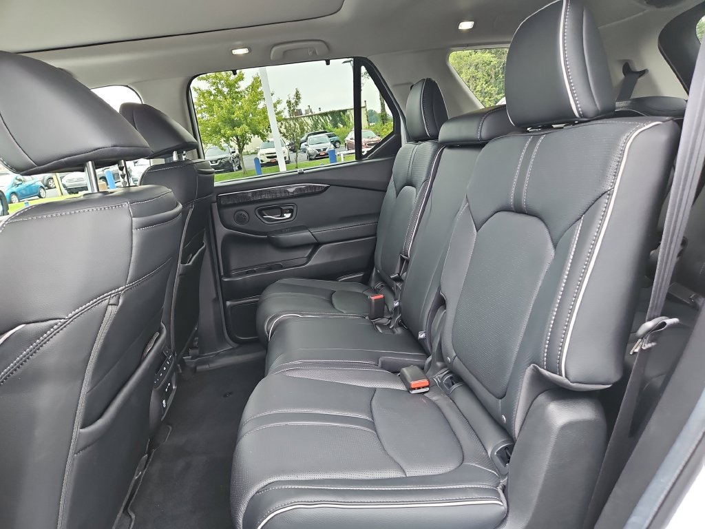 Used 2024 Honda Pilot Elite image 16
