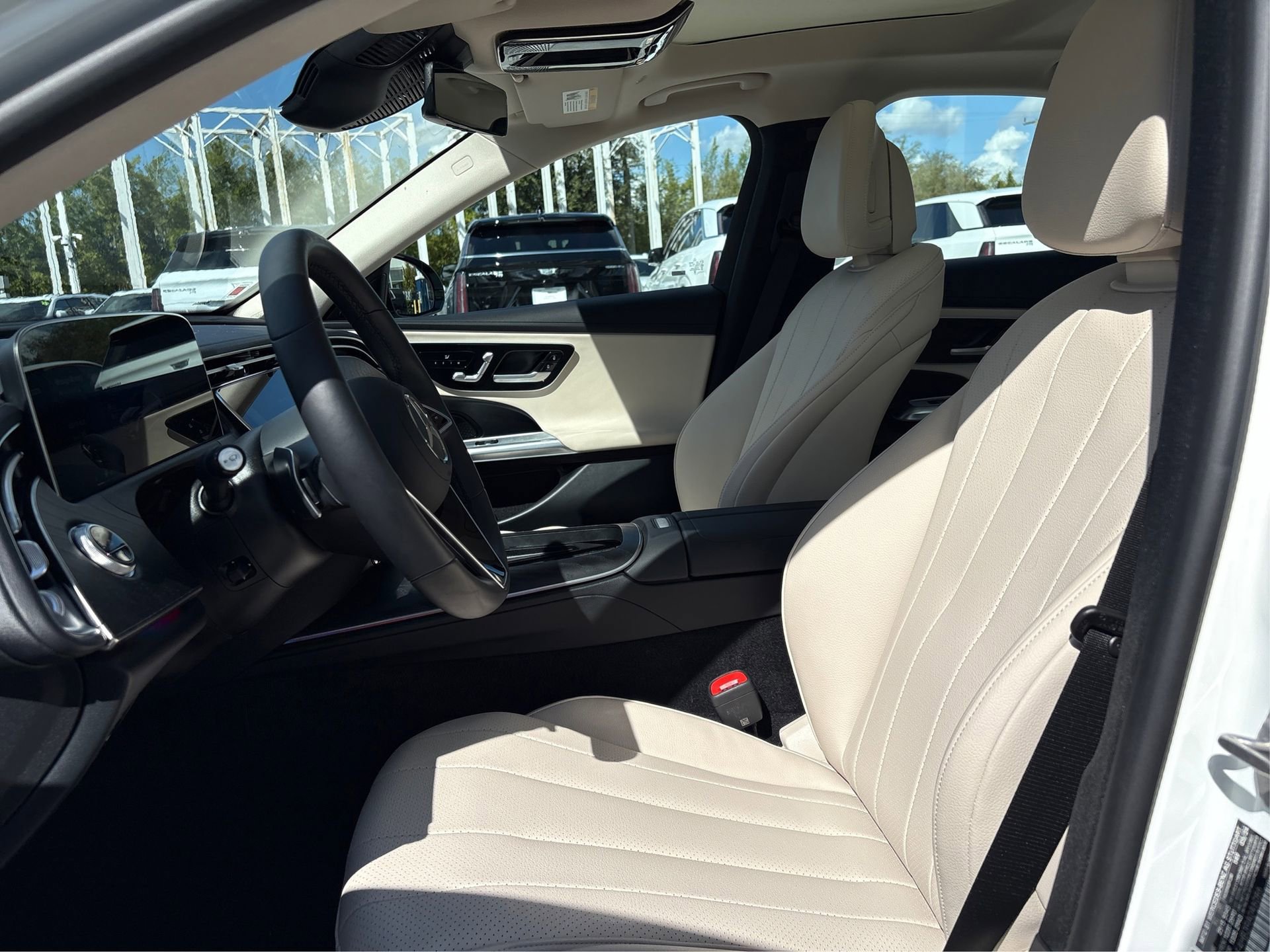 Used 2024 Mercedes-Benz E 350 4MATIC Sedan image 9