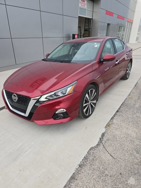 Used 2021 Nissan Altima 2.5 Platinum AWD/4WD image 2