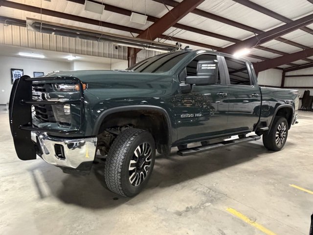 Used 2025 Chevrolet Silverado 2500 LT w/ Convenience Package image 4