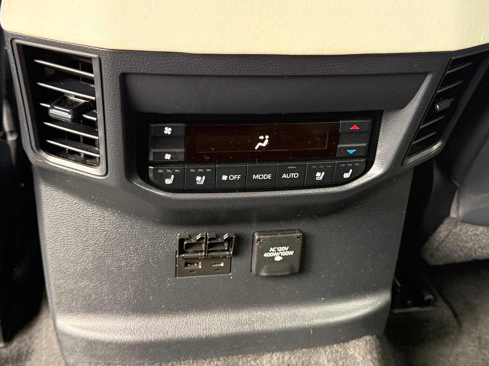 Used 2023 Toyota Sequoia Capstone AWD/4WD image 21