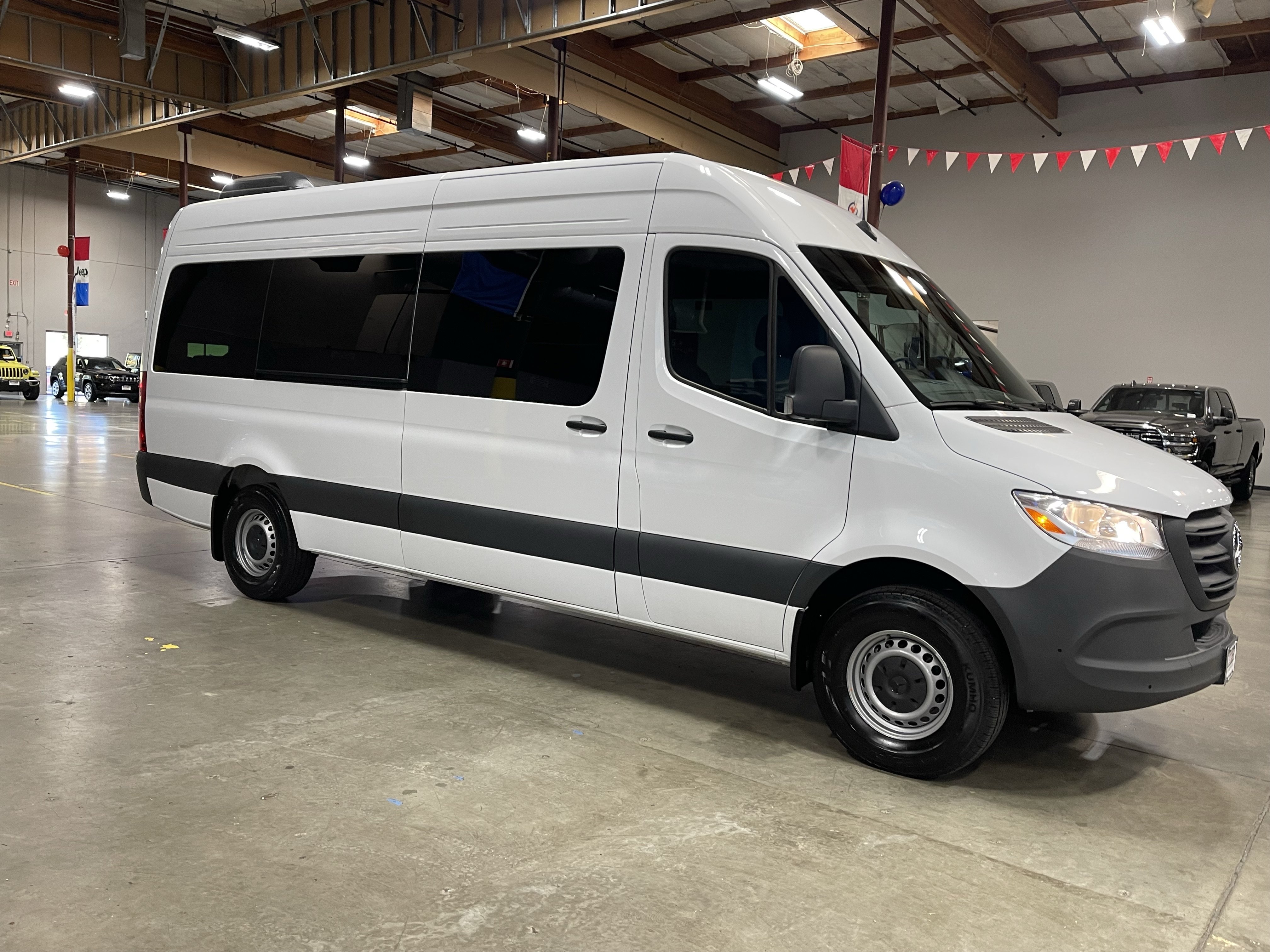 Used 2024 Mercedes-Benz Sprinter 2500 image 8