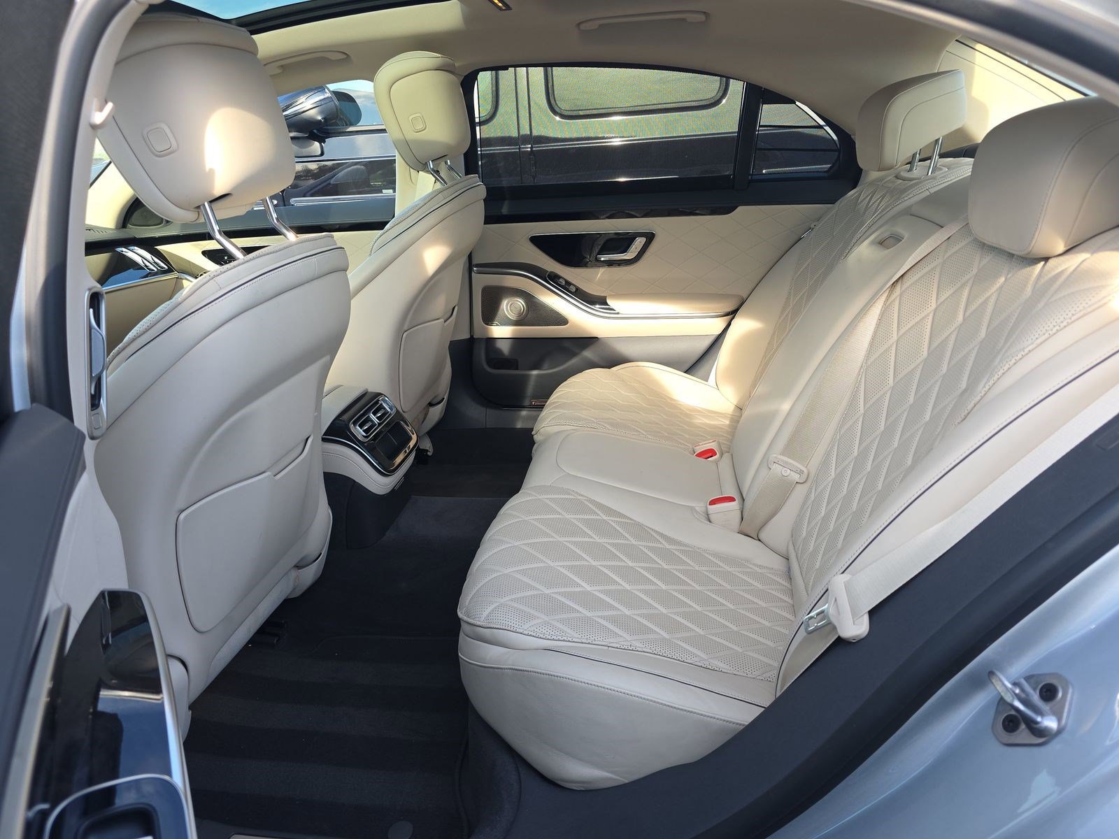Used 2022 Mercedes-Benz S 500 4MATIC image 16