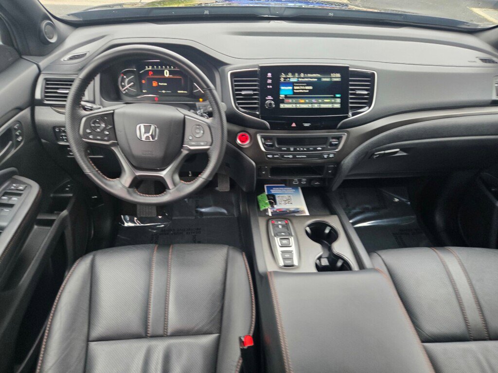 Certified 2025 Honda Passport TrailSport image 10