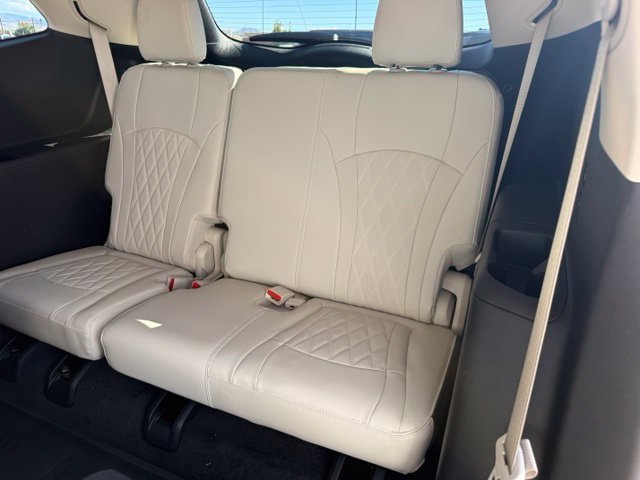 Used 2023 Buick Enclave Avenir w/ Avenir Technology Package AWD/4WD image 37