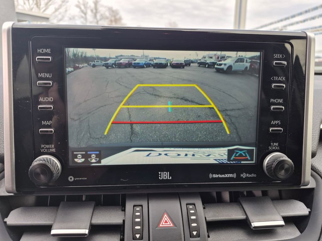 Used 2021 Toyota RAV4 XLE Premium image 19