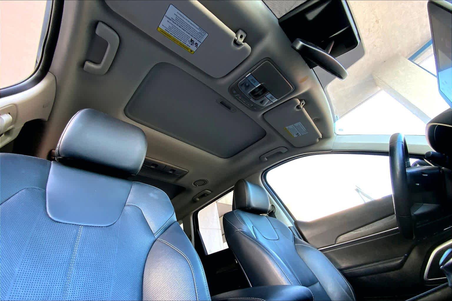 Used 2022 Kia Telluride SX w/ Nightfall Edition Package AWD/4WD image 14