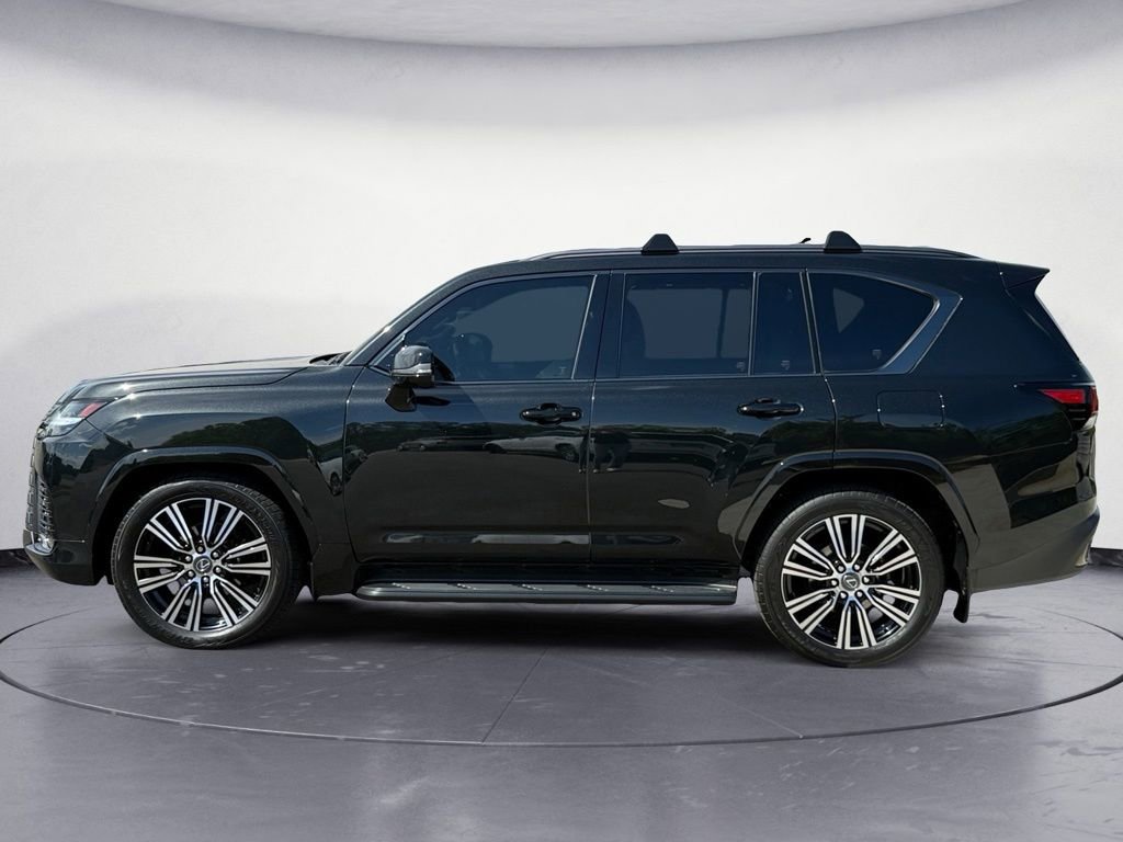 Used 2024 Lexus LX 600 4WD w/ Luxury Package image 3