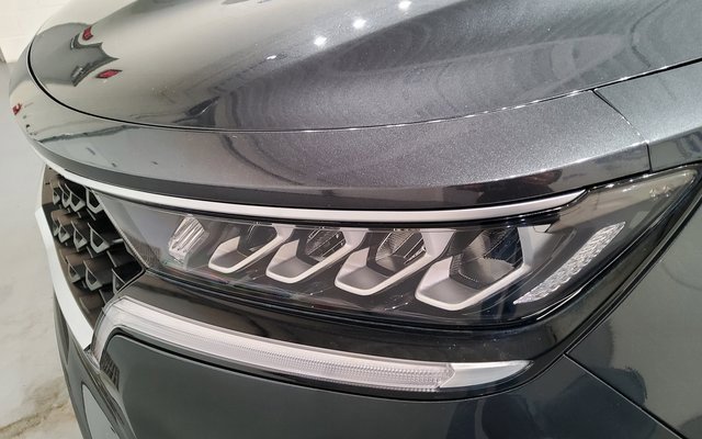 Used 2023 Kia Sorento LX image 7