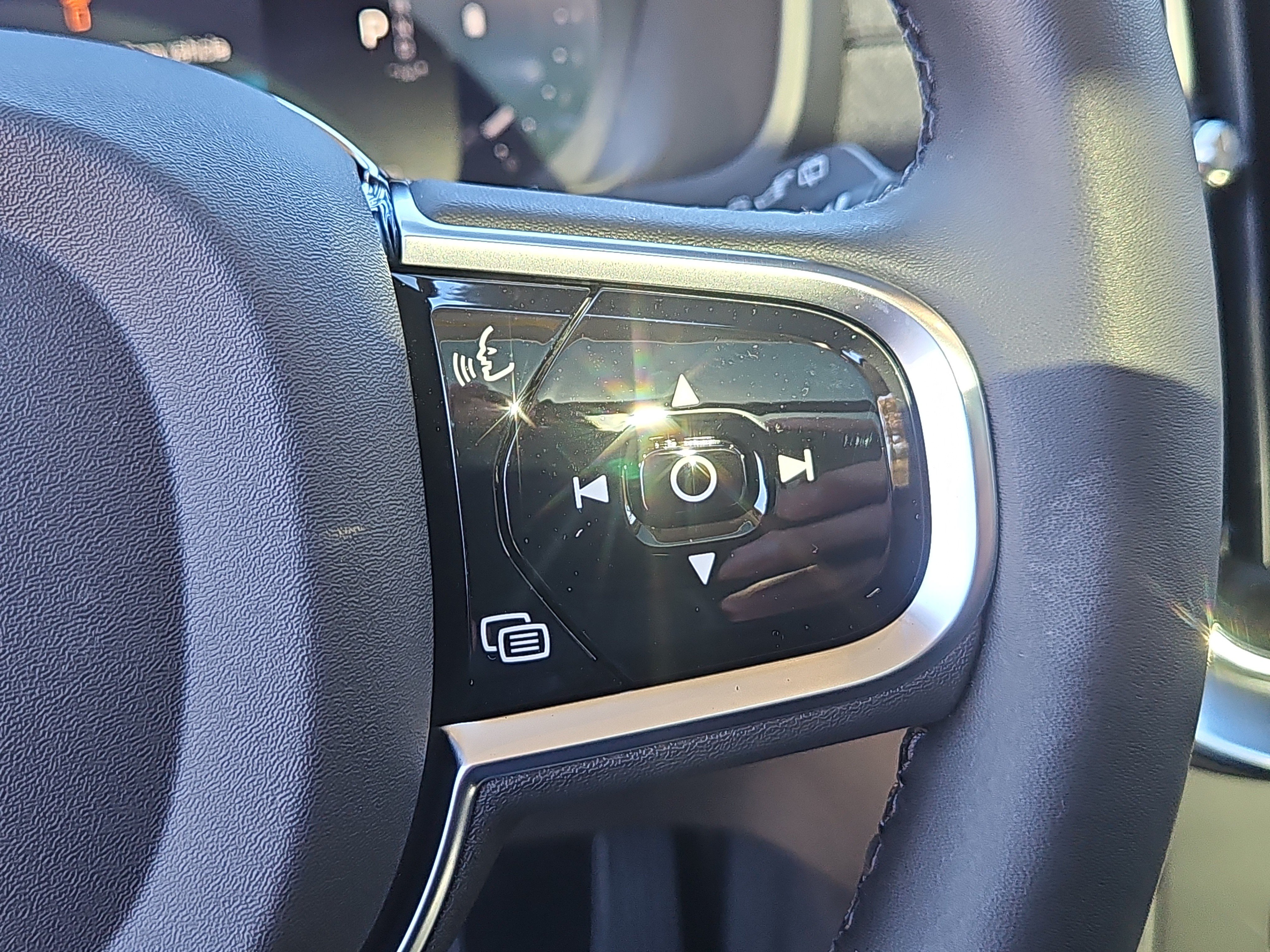 New 2027 Volvo XC90 B5 Plus AWD/4WD image 17