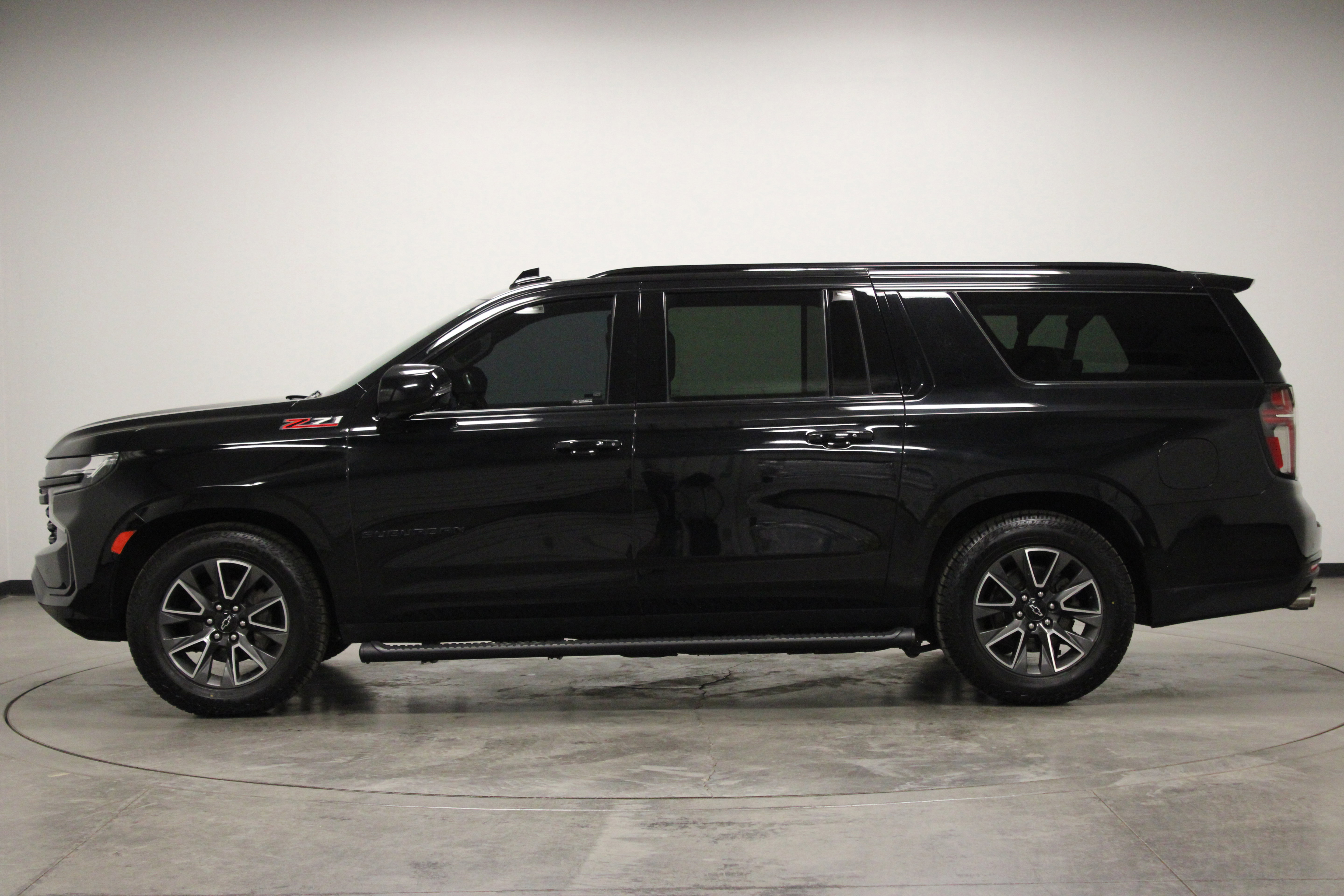 Used 2024 Chevrolet Suburban Z71 w/ Z71 Off-Road Package AWD/4WD image 5