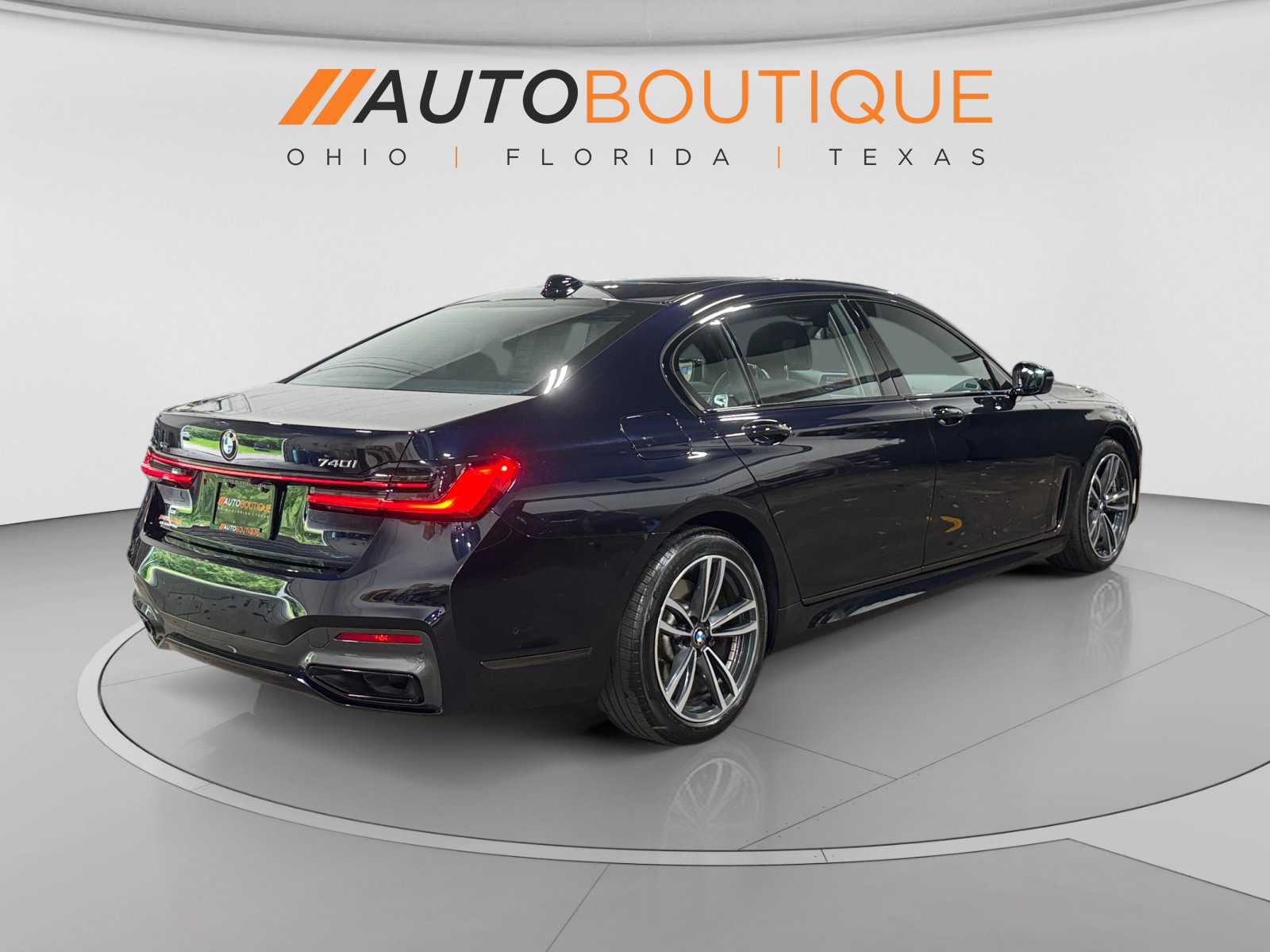Used 2022 BMW 740i xDrive w/ M Sport Package AWD/4WD image 5