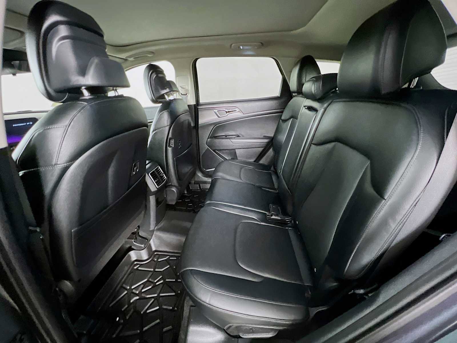 Used 2023 Kia Sportage SX image 25