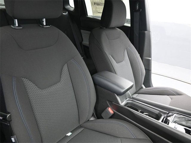 Used 2025 Jeep Compass Sport image 13