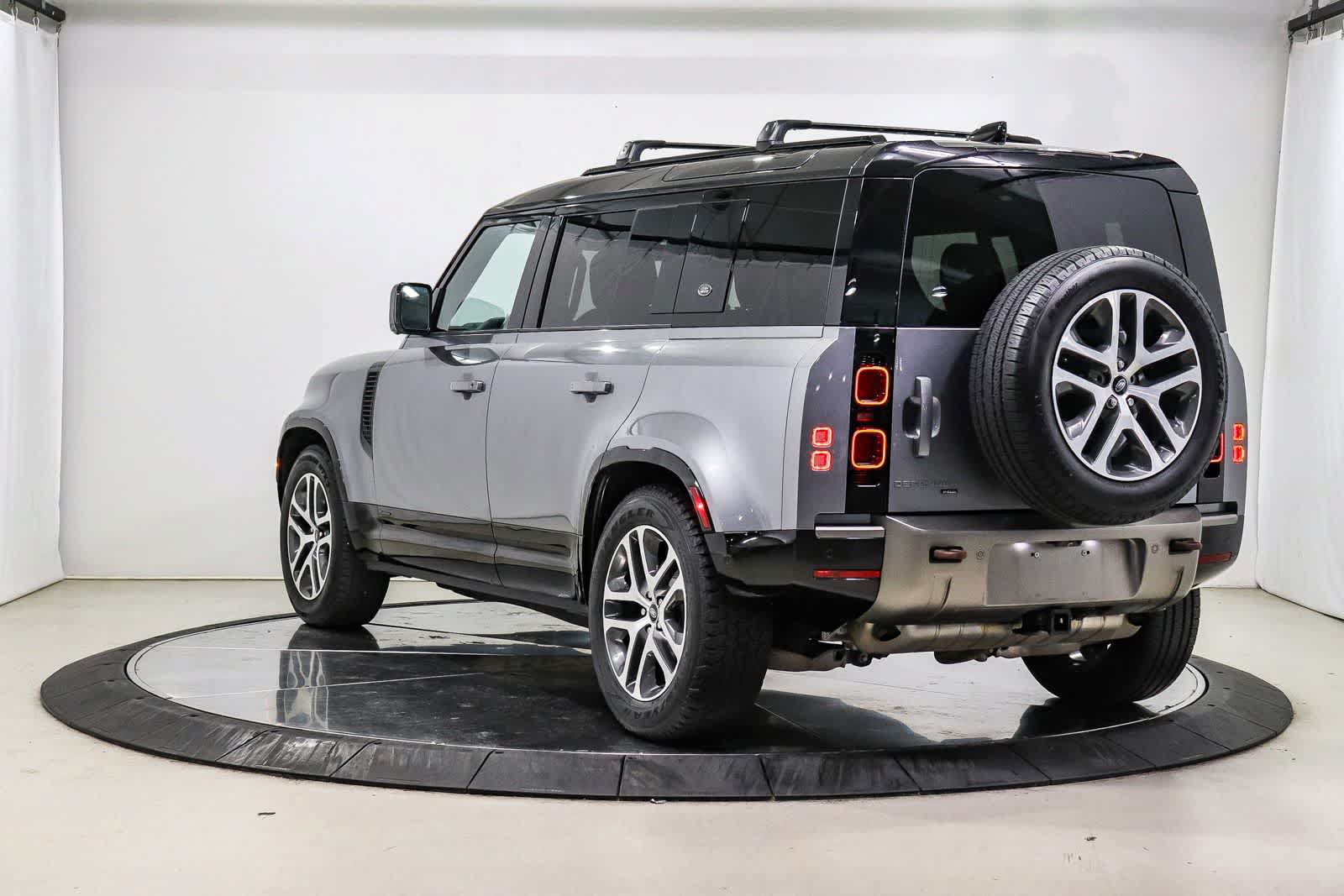 Used 2021 Land Rover Defender 110 X-Dynamic HSE AWD/4WD image 2