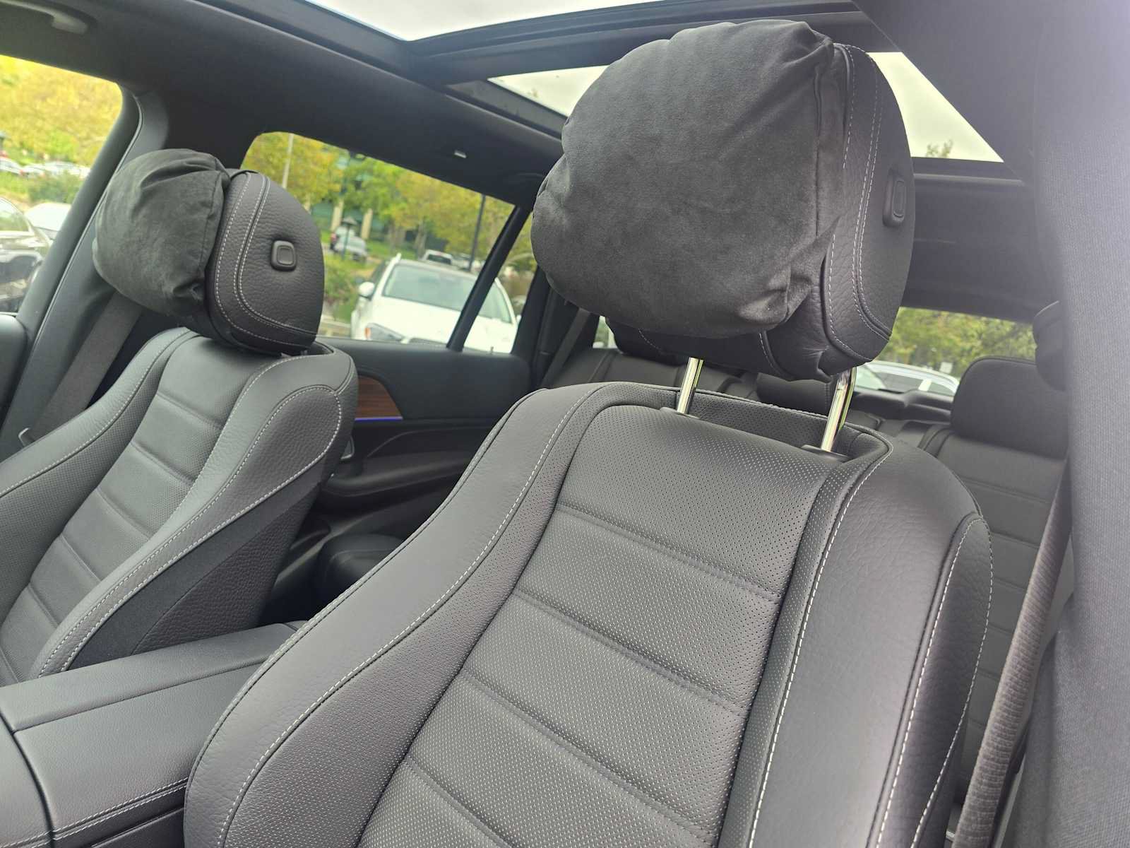 New 2026 Mercedes-Benz GLS 580 4MATIC image 25