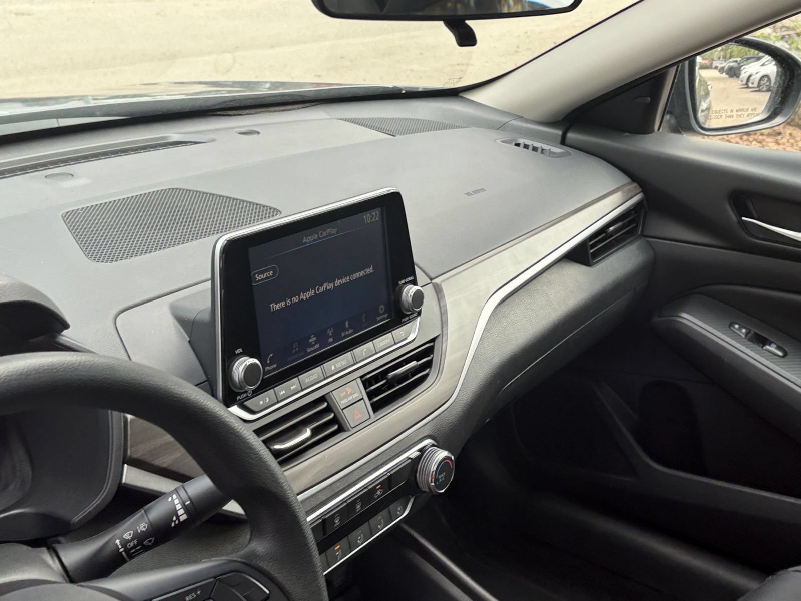 Used 2025 Nissan Altima 2.5 SV FWD image 30