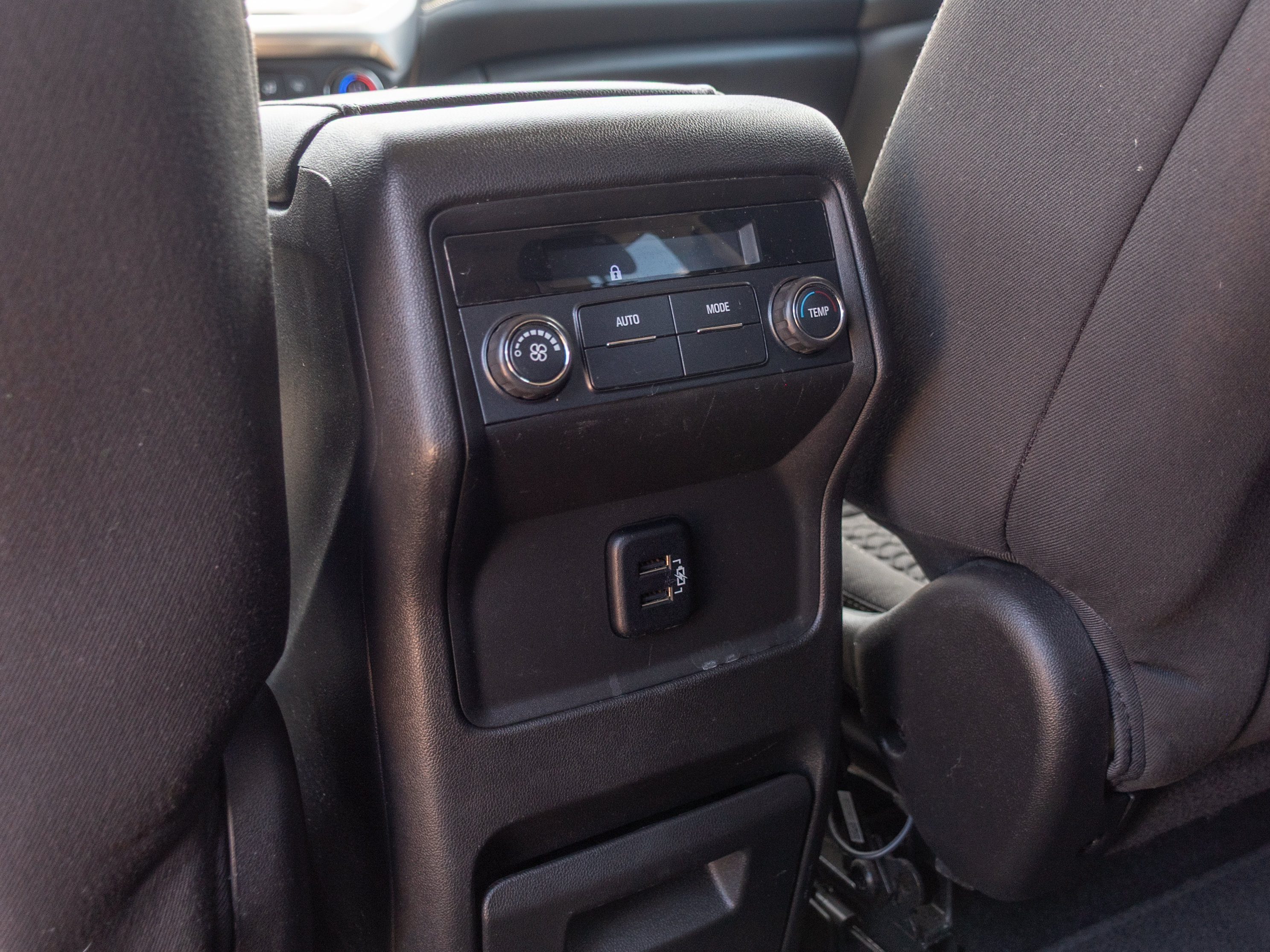 Used 2017 GMC Acadia SLE w/ Driver Alert Package I FWD image 19