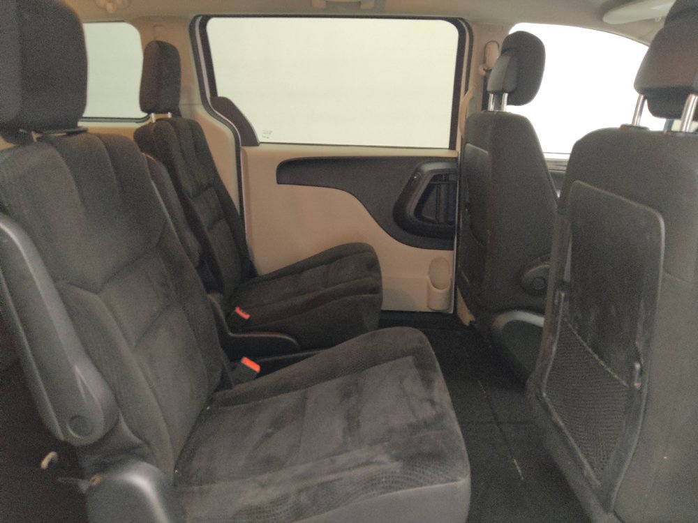 Used 2019 Dodge Grand Caravan SE FWD image 19