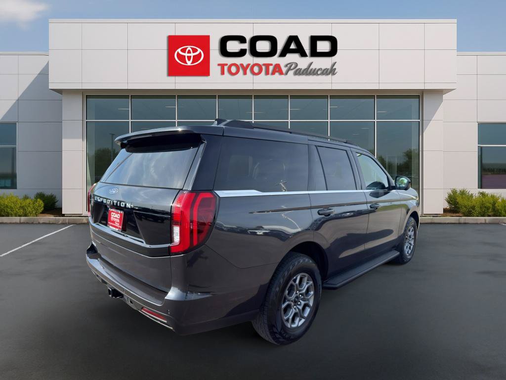 Used 2025 Ford Expedition Active AWD/4WD image 5