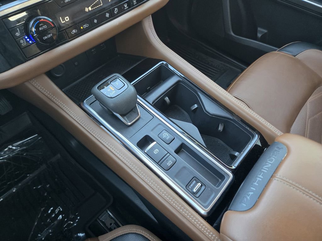 Used 2023 Nissan Pathfinder Platinum w/ Cargo Package image 27