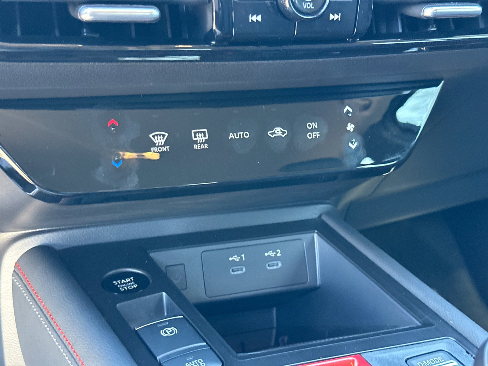 Used 2025 Nissan Kicks SR image 30