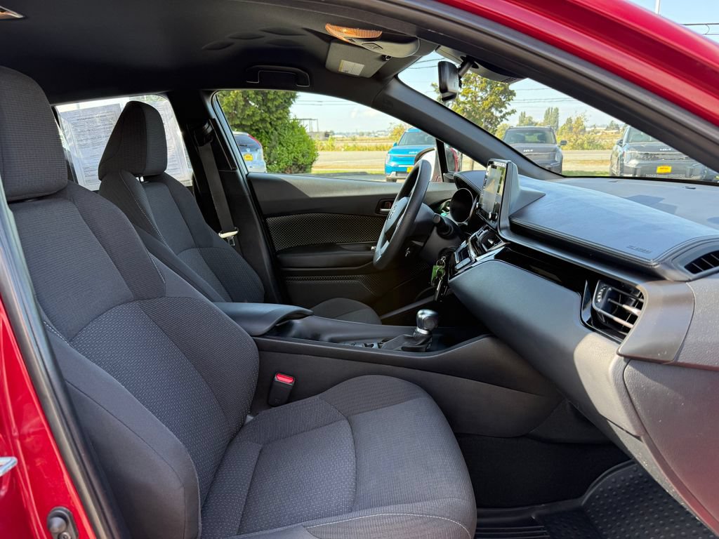 Used 2019 Toyota C-HR LE FWD image 12