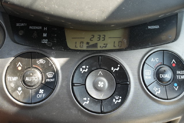 Used 2010 Toyota RAV4 Limited FWD image 36
